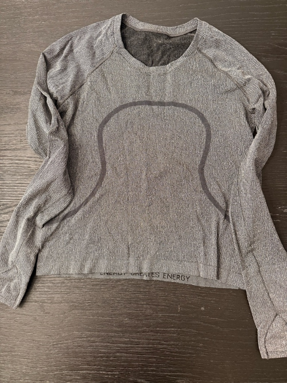Women’s lululemon Gray and metallic Long Sleeve Top